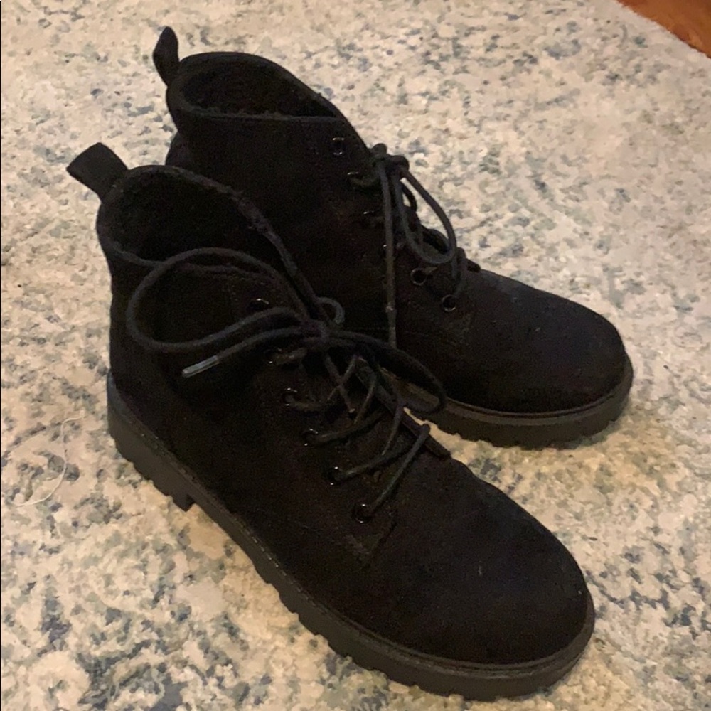 Black fur lined boots
